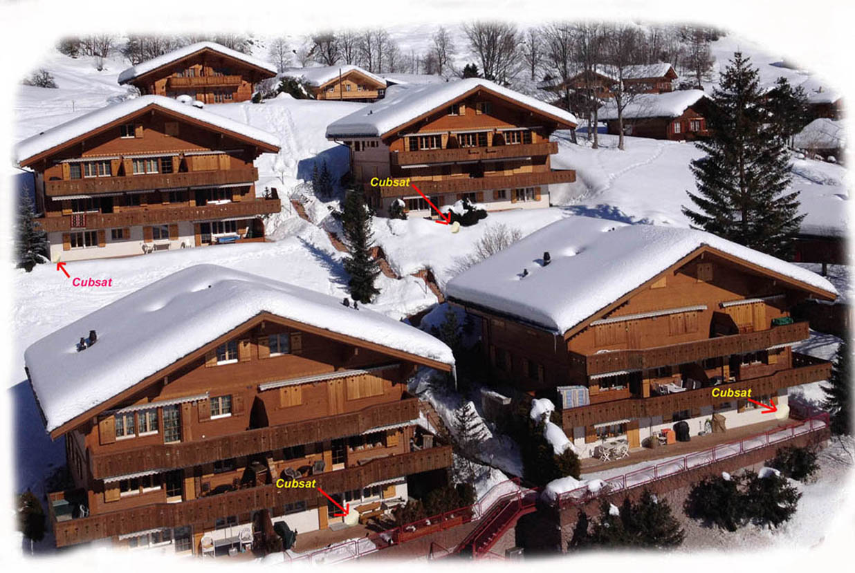 chalet-cubsat-4.jpg (211456 octets)